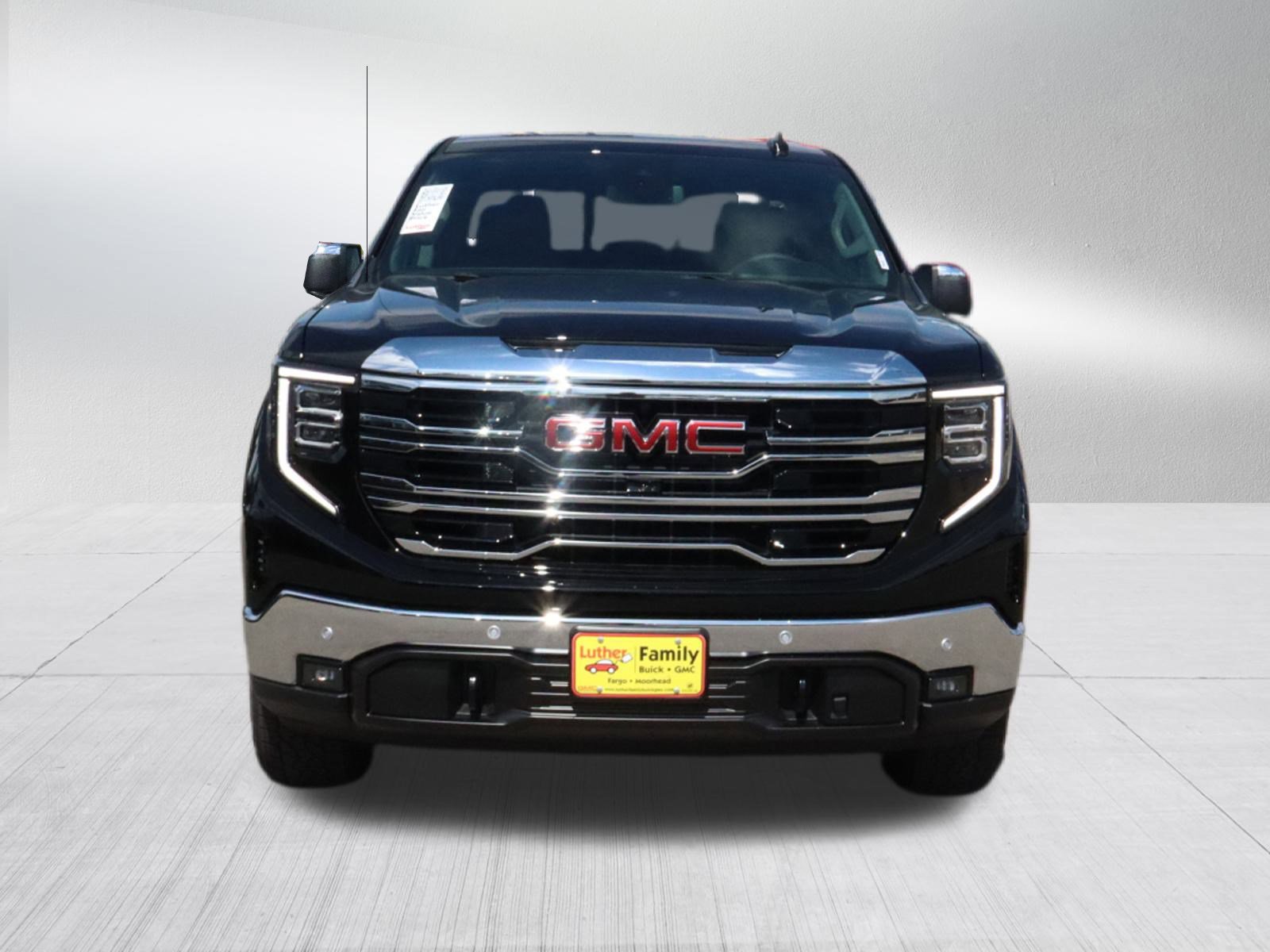 2026 Gmc Sierra 1500 SLT photo 2