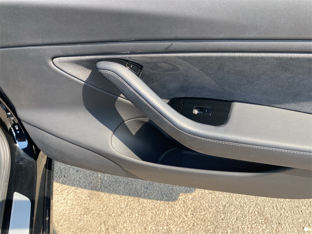 2018 Tesla Model 3 Long Range photo 23