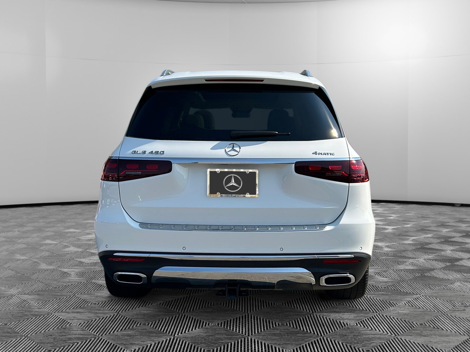 2024 Mercedes Benz GLS 450 4MATIC photo 4