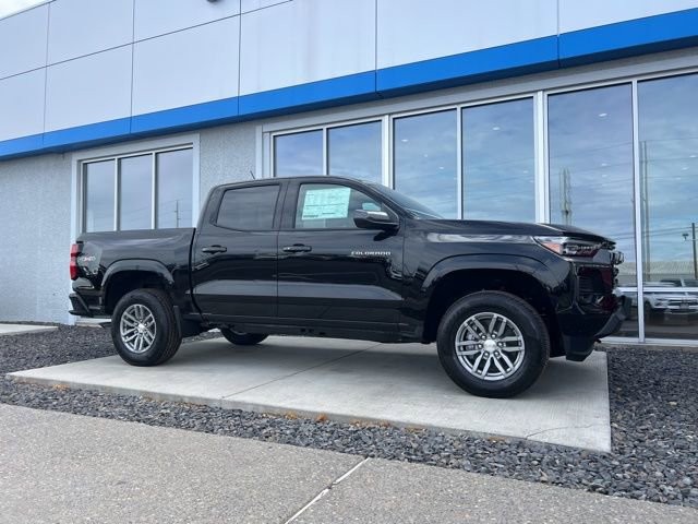 2025 Chevrolet Colorado WT/LT