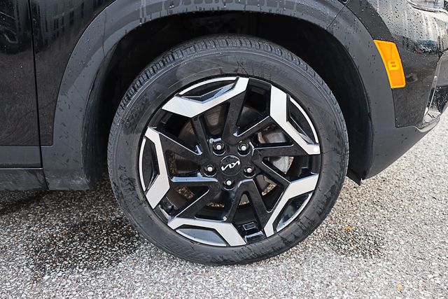 2024 Kia Seltos SX photo 8