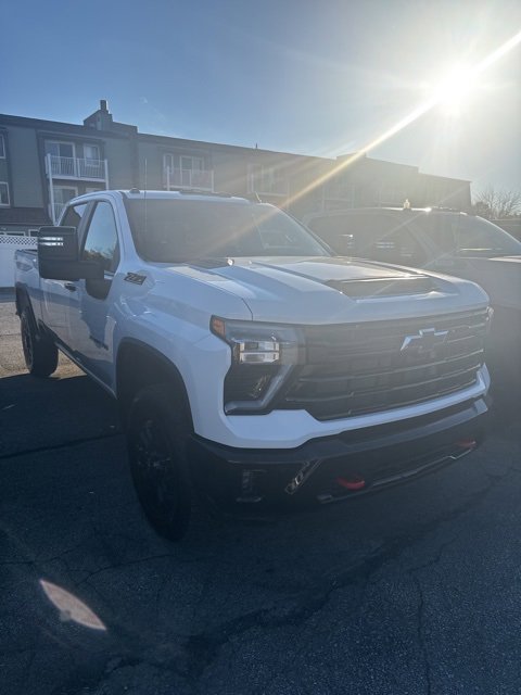 2026 Chevrolet Silverado LT photo 3