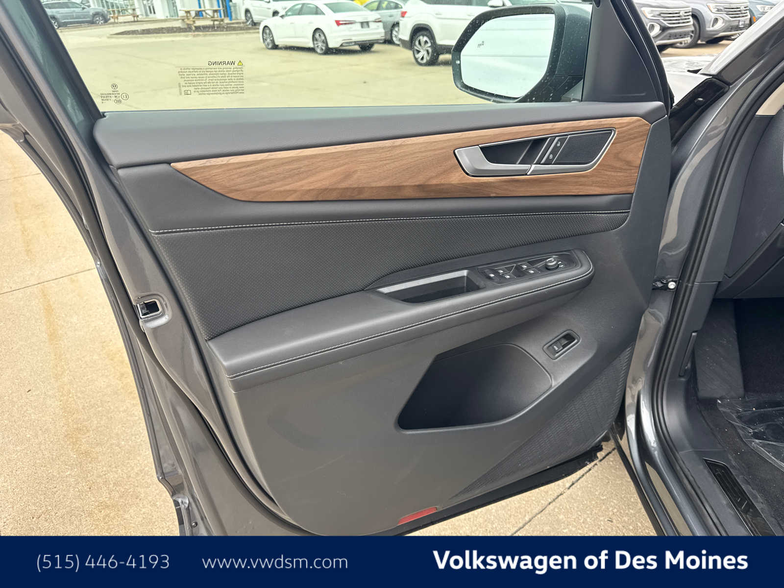 2025 Volkswagen Atlas SE Technology photo 20