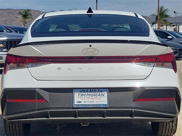 2025 Hyundai Elantra SEL Sport photo 20