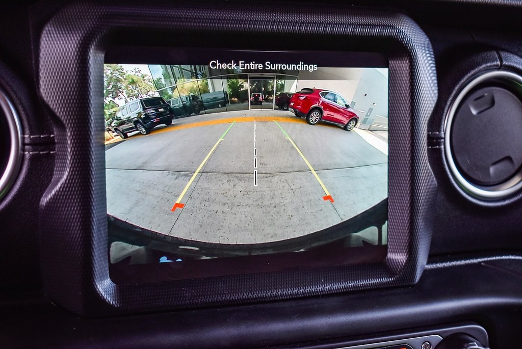 2022 Jeep Wrangler Unlimited Sahara 4xe photo 20