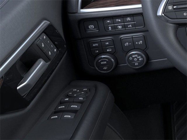 2026 Chevrolet Suburban LT photo 21