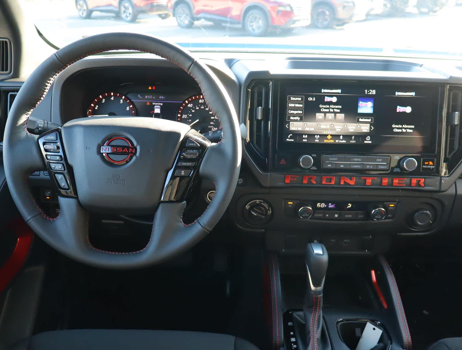 2025 Nissan Frontier PRO-4X photo 18