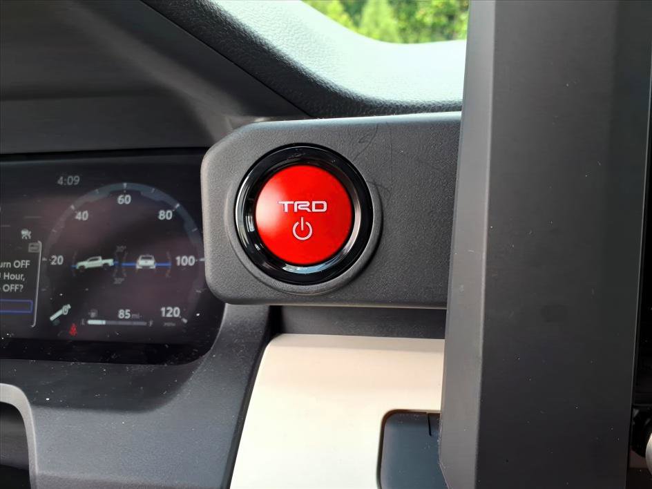 2024 Toyota Tacoma TRD photo 18