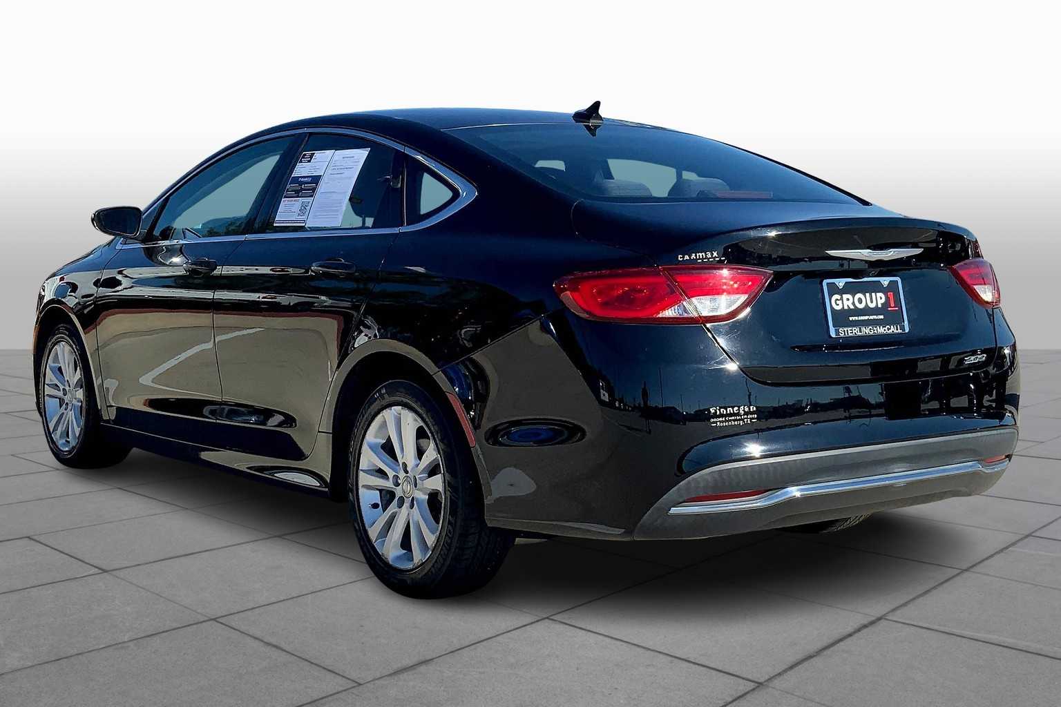 2016 Chrysler 200 Limited photo 11