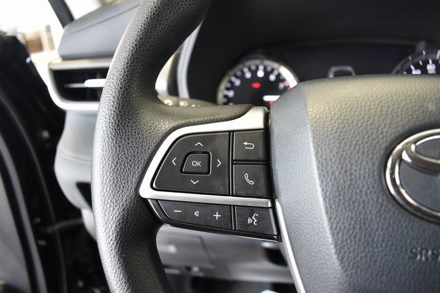 2024 Toyota Highlander LE photo 17