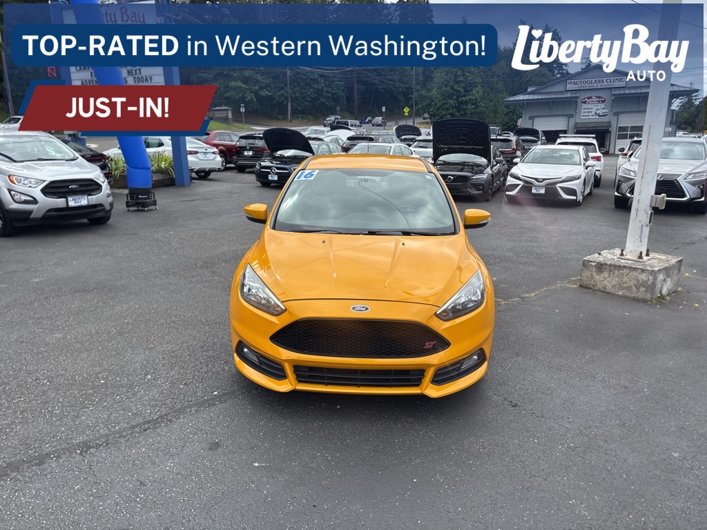 2016 Ford Focus ST photo 2