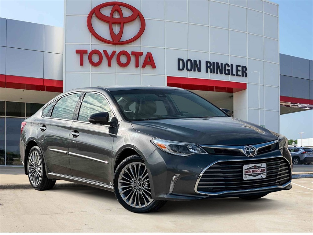 2017 Toyota Avalon Limited's photo