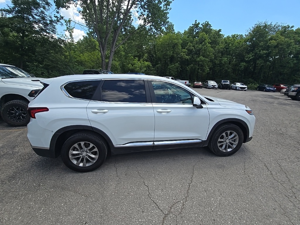 2019 Hyundai Santa Fe SE photo 8