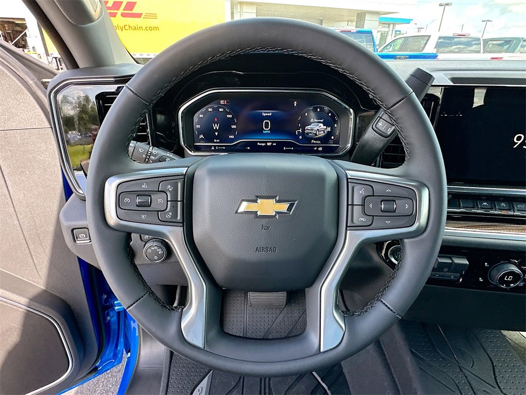 2025 Chevrolet Silverado 1500 LT photo 7