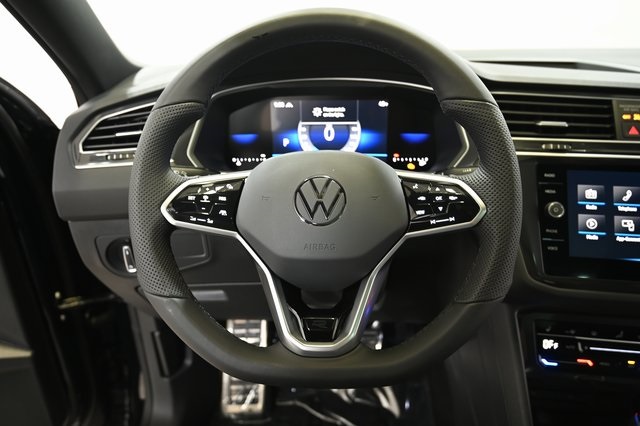 2024 Volkswagen Tiguan SE R-Line Black photo 3