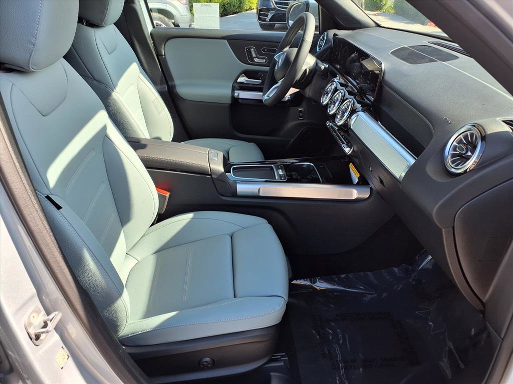 2026 Mercedes Benz GLB 250 photo 15