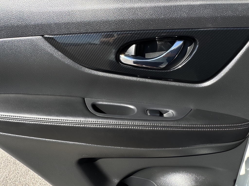 2019 Nissan Rogue SL photo 19
