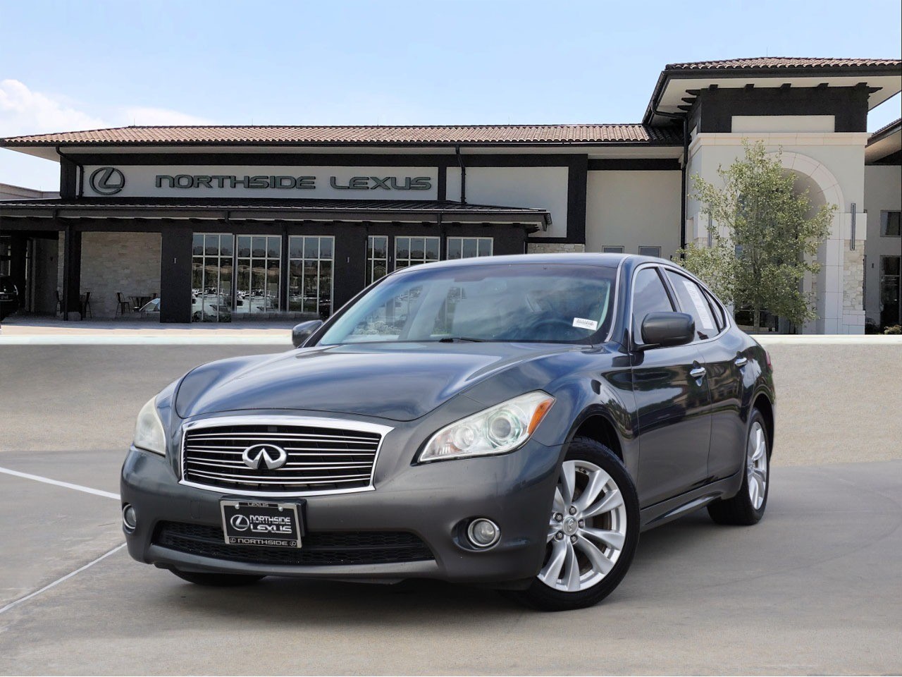 2011 INFINITI M 37's photo
