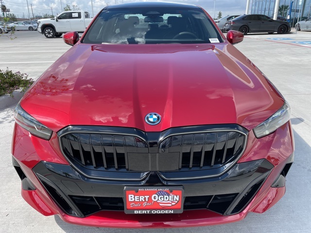 2026 Bmw 550e xDrive photo 2