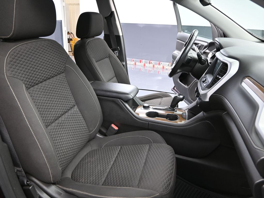 2017 Gmc Acadia SLE photo 40
