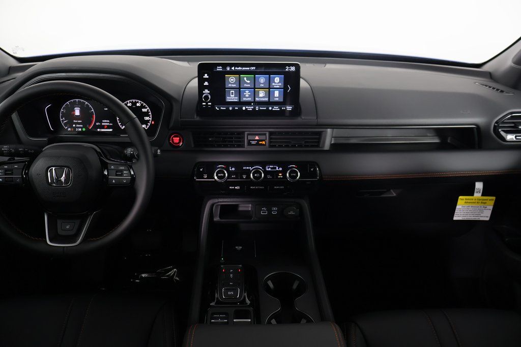 2025 Honda Pilot TrailSport photo 3