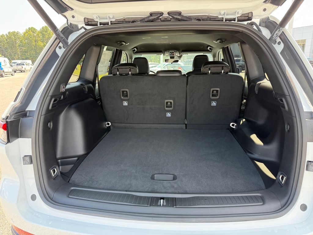 2025 Jeep Grand Cherokee Altitude photo 19