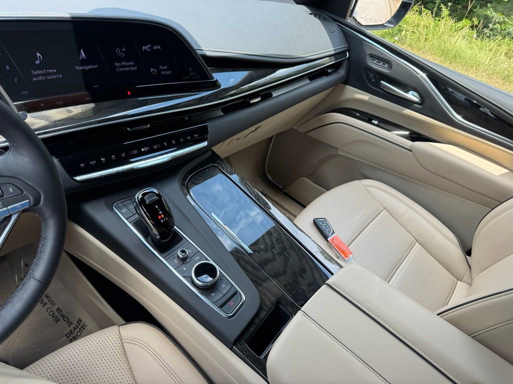 2024 Cadillac Escalade ESV Premium Luxury photo 30
