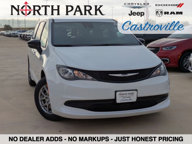 2026 Chrysler Voyager LX's photo