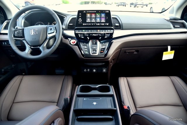 2026 Honda Odyssey Touring photo 15