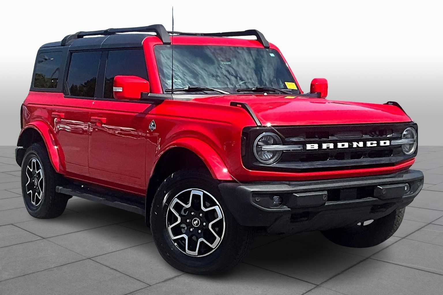 2024 Ford Bronco Outer Banks photo 2