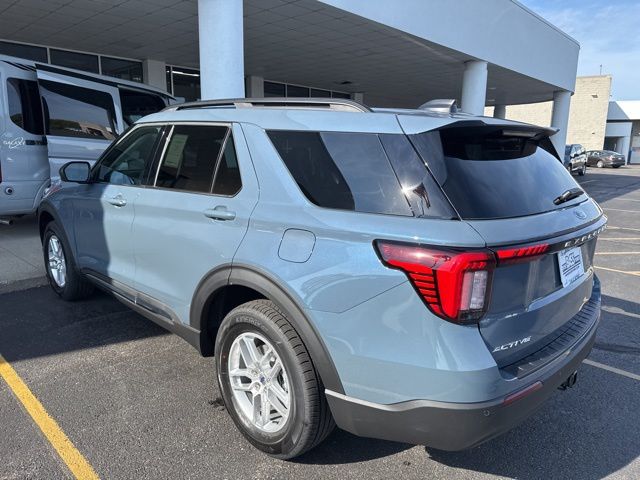2025 Ford Explorer photo 10