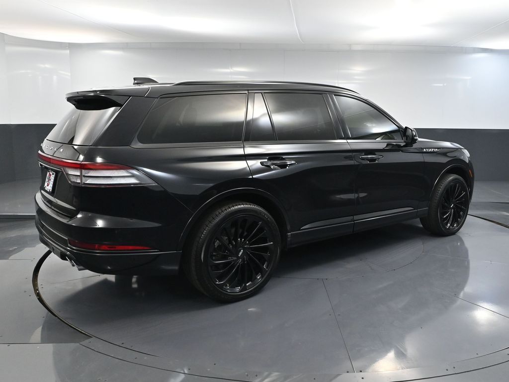 2025 Lincoln Aviator Reserve photo 3