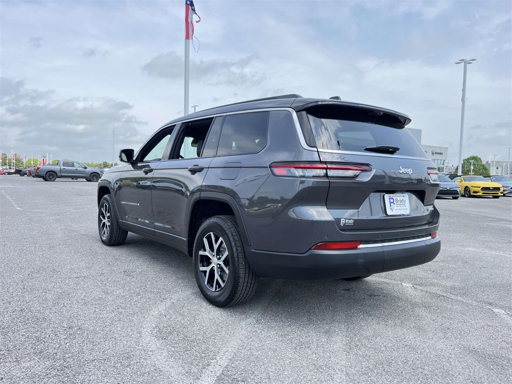 2025 Jeep Grand Cherokee Limited photo 2