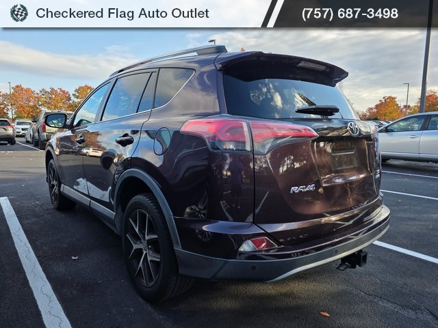 2017 Toyota RAV4 SE photo 4