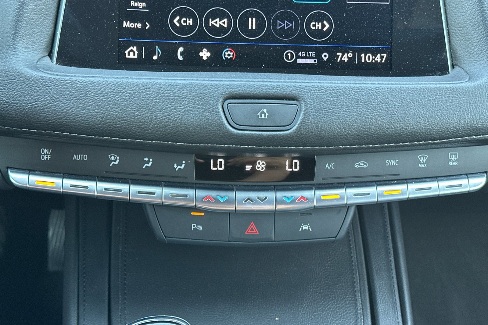 2023 Cadillac XT4 Premium Luxury photo 17