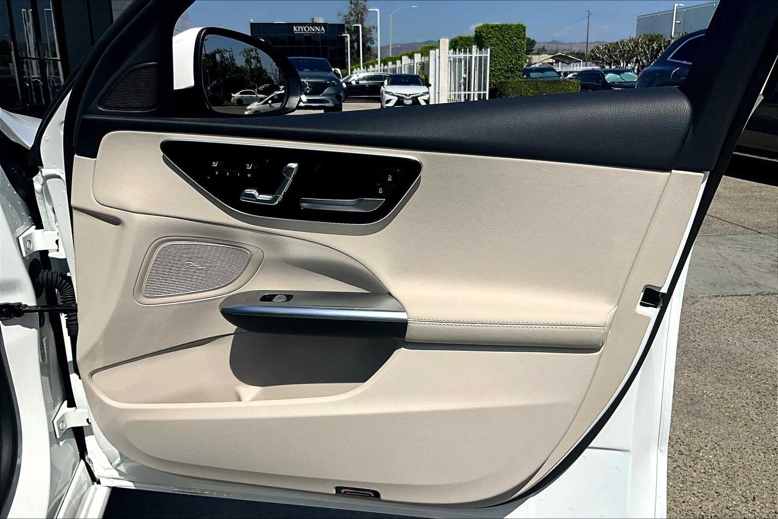 2025 Mercedes Benz C 300 photo 21
