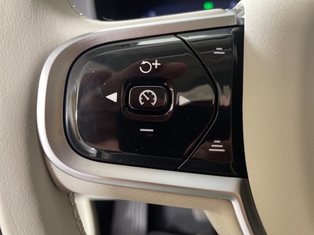 2026 Volvo XC60 photo 22