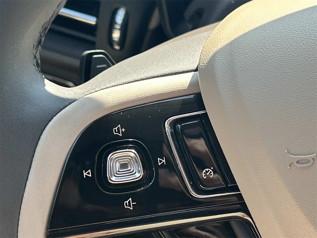 2022 Lincoln Corsair Standard photo 28