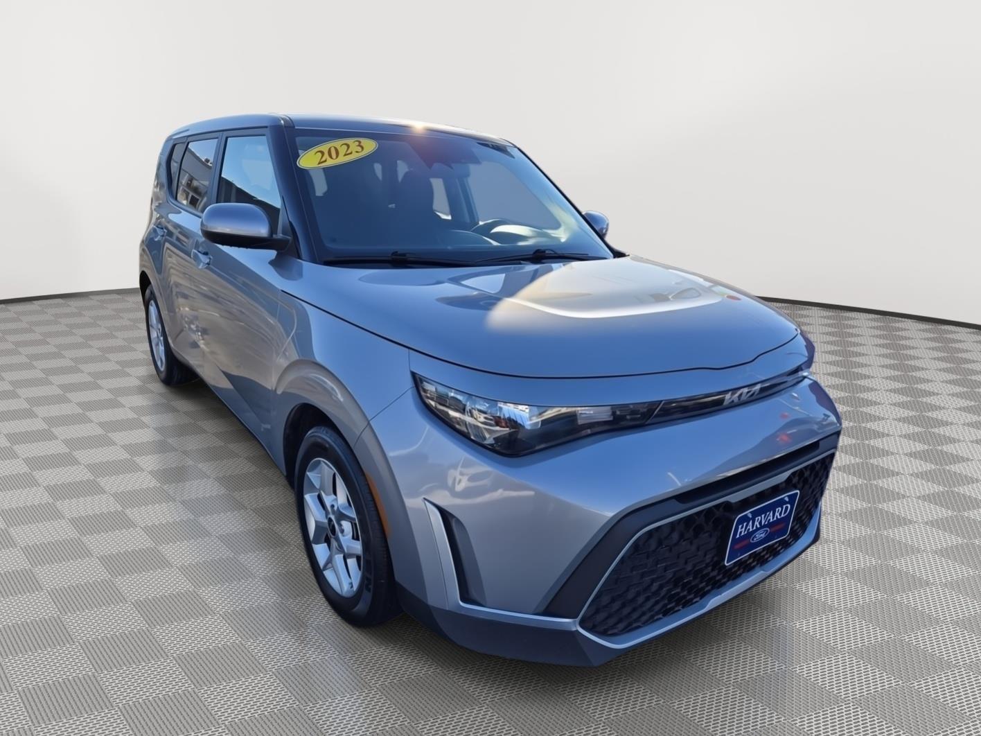 2023 Kia Soul LX's photo