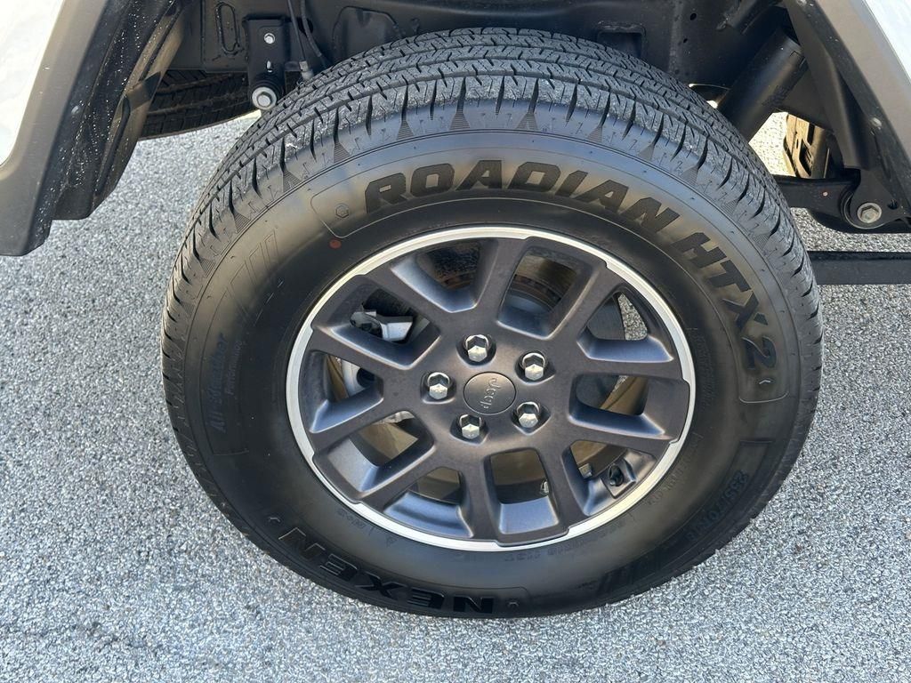 Used 2023 White Jeep Overland 4x4 image 23