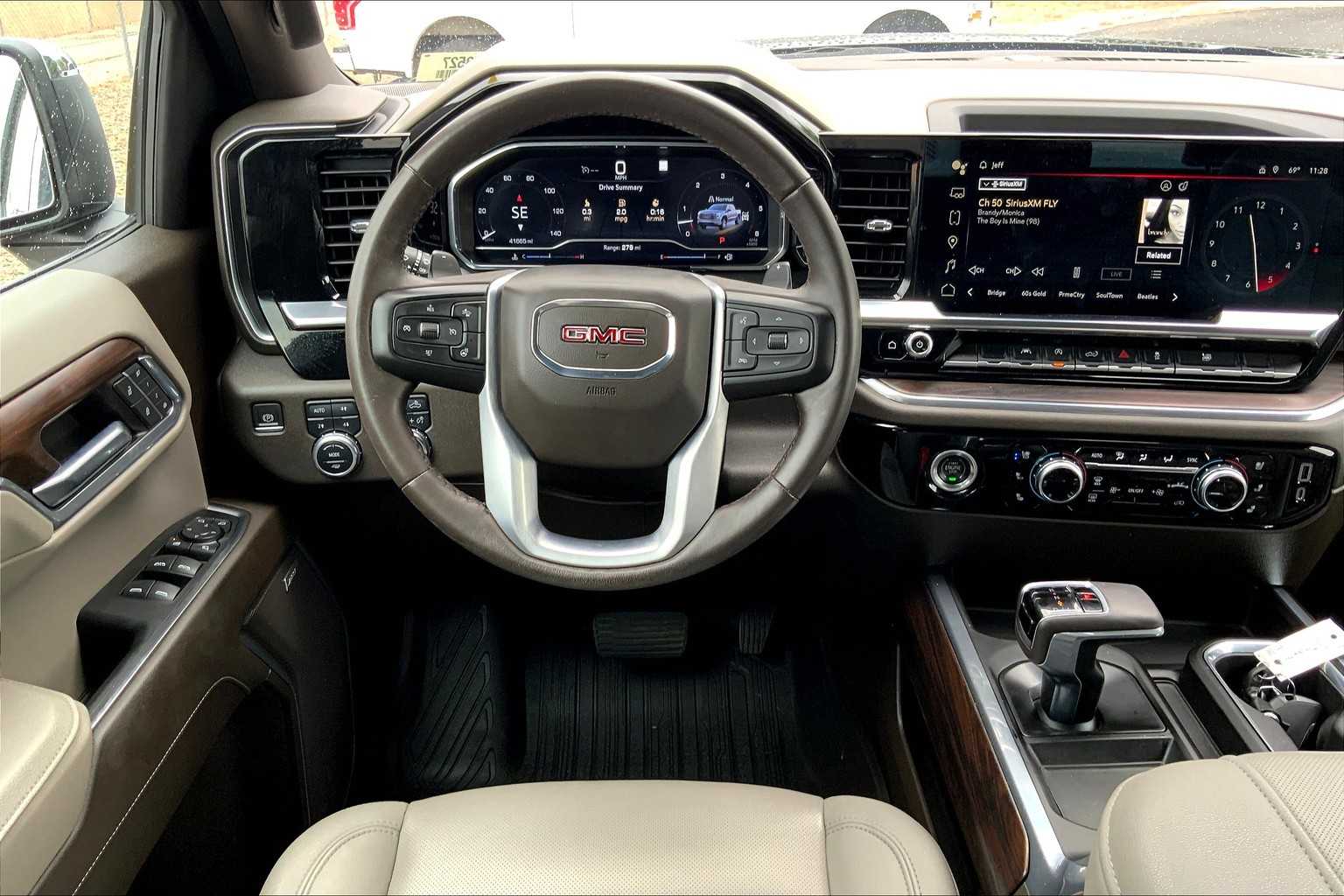 2023 Gmc Sierra 1500 SLT photo 2