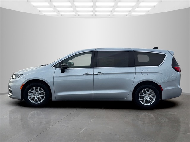 2026 Chrysler Pacifica photo 4