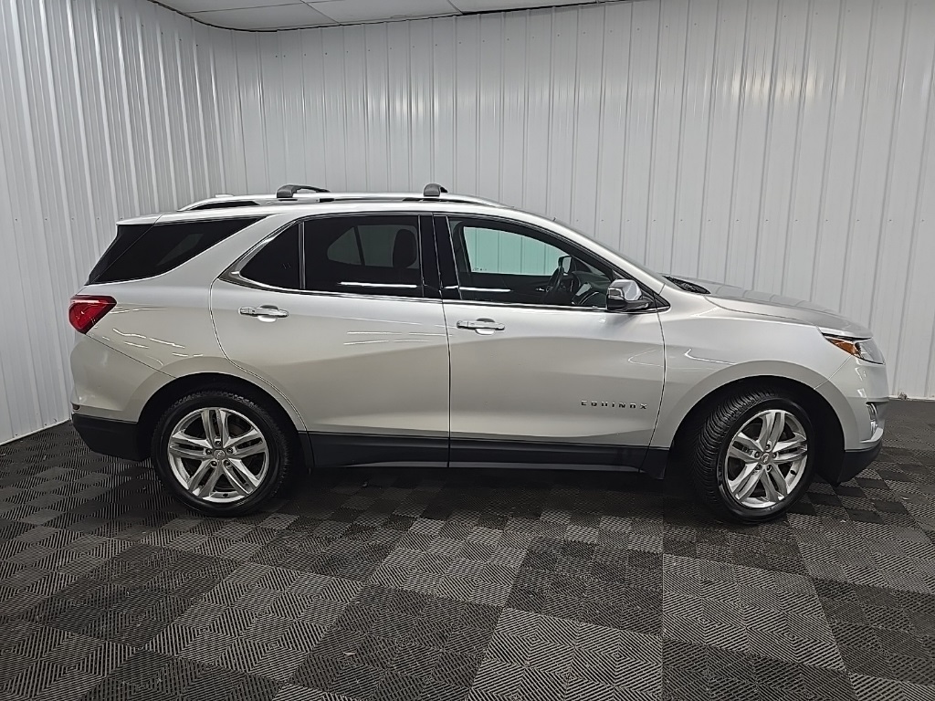 2019 Chevrolet Equinox Premier photo 2