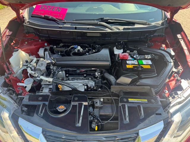 2018 Nissan Rogue SV photo 20