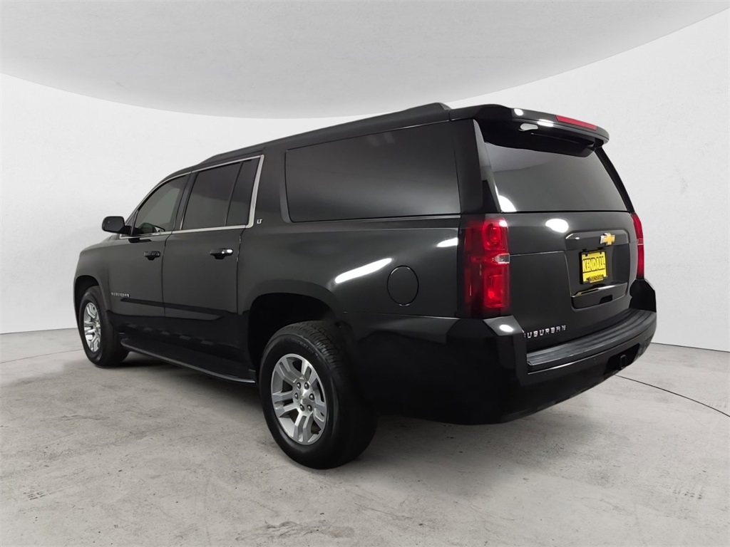 2020 Chevrolet Suburban LT photo 3