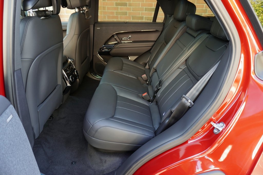 2025 Land Rover Range Rover Sport SE photo 24