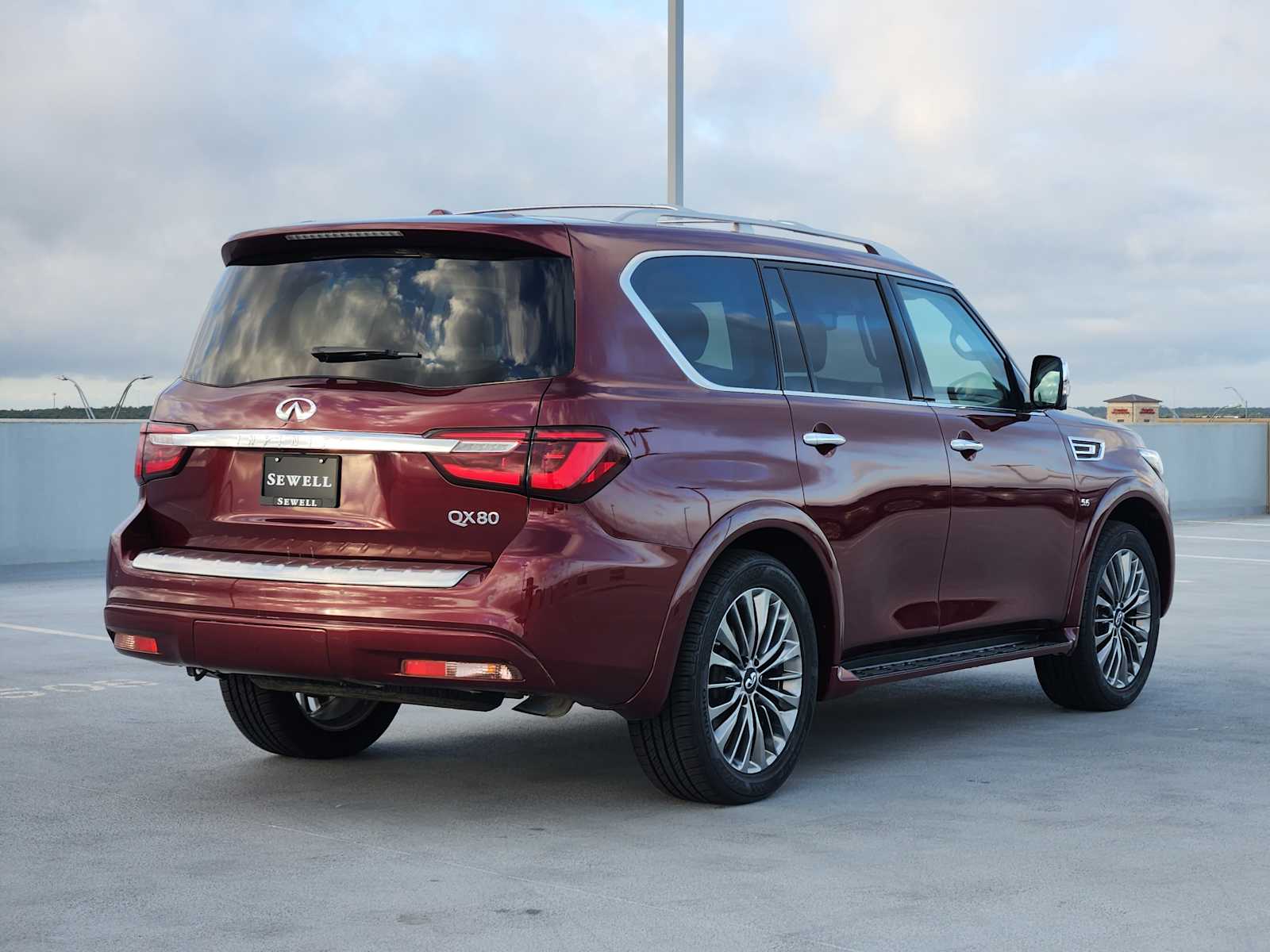 2020 Infiniti QX80 Luxe photo 5