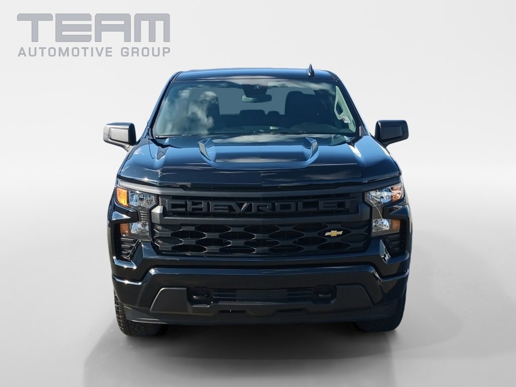 2025 Chevrolet Silverado 1500 Custom photo 2