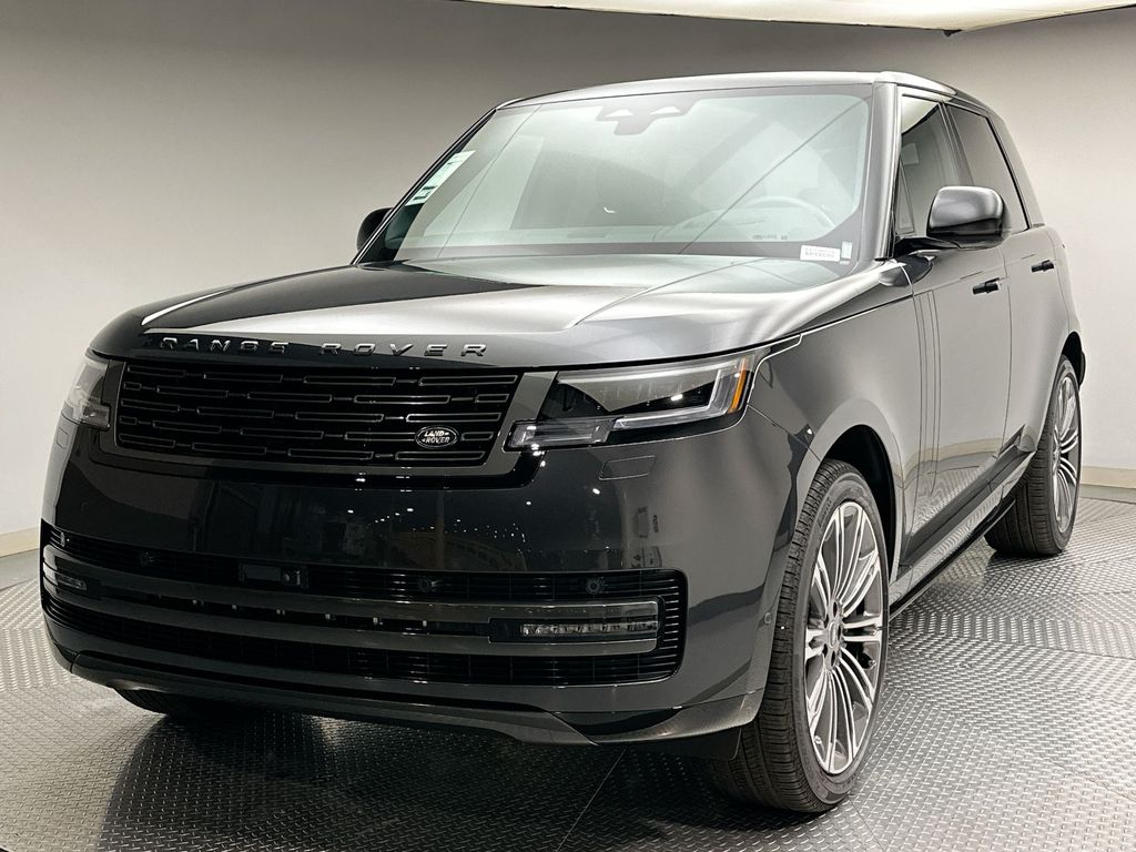 2025 Land Rover Range Rover SE's photo