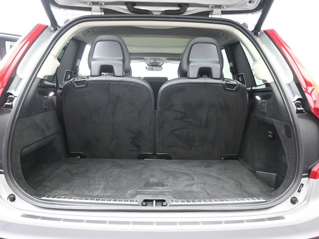 2023 Volvo XC90 T8 Plus photo 11
